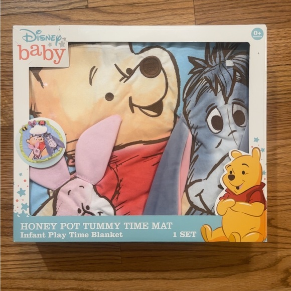 Winnie the Pooh tummy time Mat - Picture 1 of 3